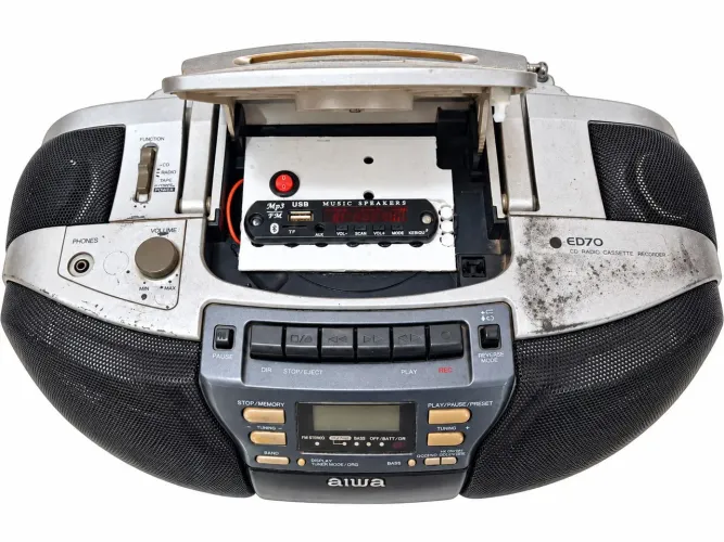 Radio Antigo Portátil Aiwa Com Bluetooth Pen Drive Cartão de Memoria FM