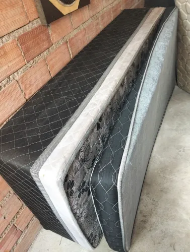 Cama com coxão de solteiro