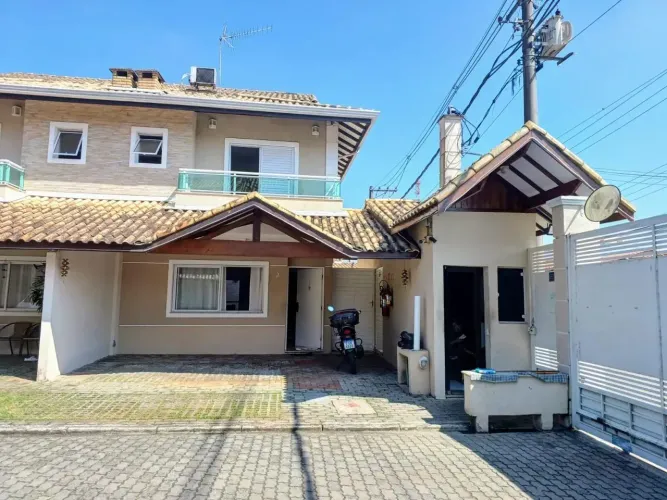 Casa de condomínio para venda possui 160 metros quadrados com 3 quartos