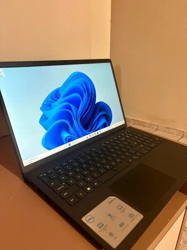 Dell Inspiron 15 3520 | Intel Core i5 11ª Geração | 8GB RAM | SSD 512GB | Windows 11