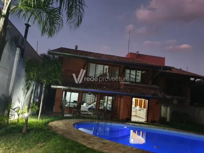 Casa 5 suite, quintal, churrasqueira, piscina e edícula no Gramado para Locação !
