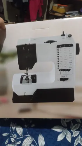 Máquina de costura portátil