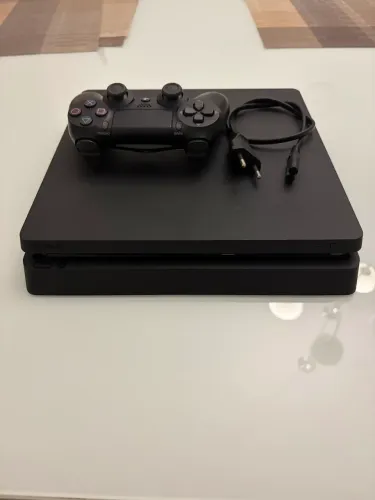 Ps4 Slim 1T em perfeito estado + Controle