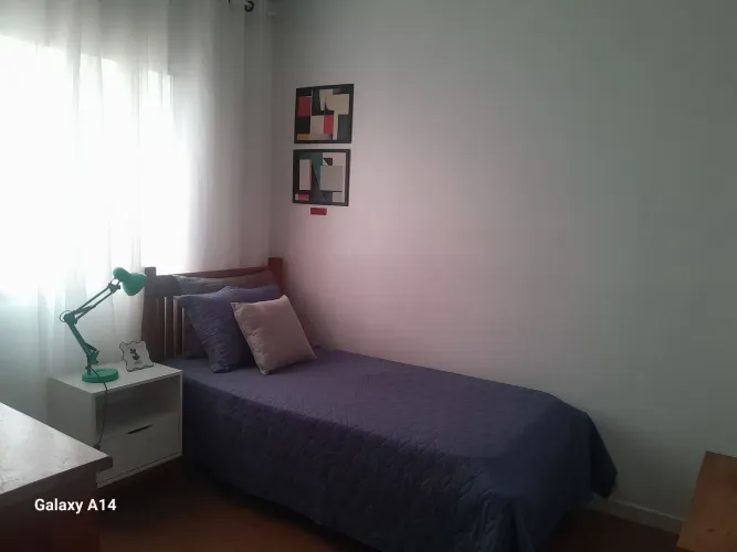 Vendo uma cama de solteiro