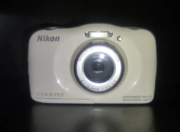 Cêmera Nikon S33