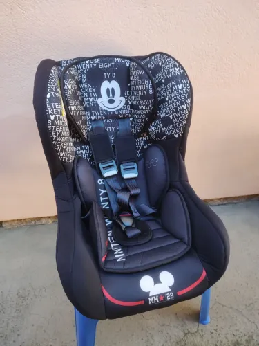 Cadeira infantil para carro. (Pouco uso)