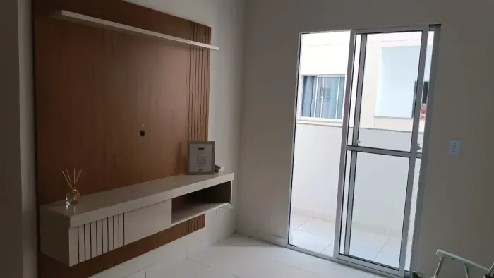 APARTAMENTO EM VIANA, 59 m², 2 QUARTOS, VARANDA e ELEVADOR