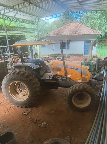 Trator Valtra A850 2013