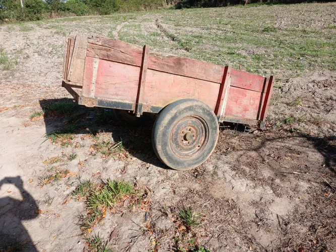 Carretinha tobata ou trator