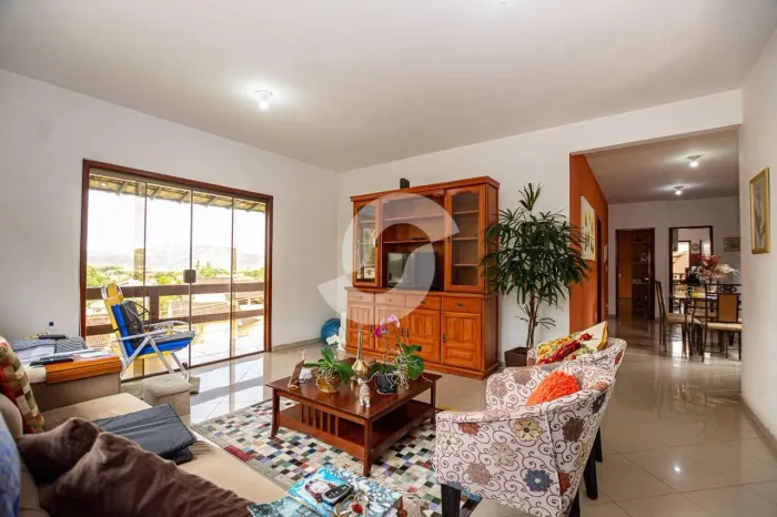 Casa com 3 quartos 2 suítes à venda, 244 m² por R$ 1.800.000 - Camboinhas - Niterói/RJ