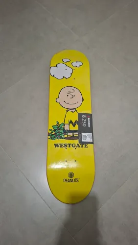 Shape skate Element Peanuts Westgate 8.250 original guardado no plástico