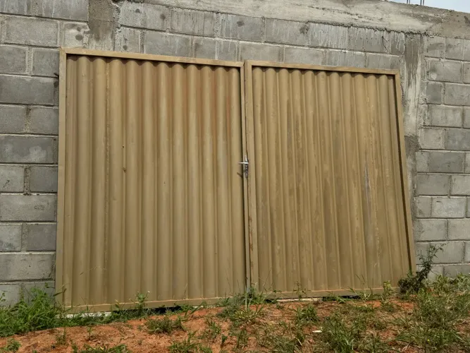 Portão em aço tamanho 3x2m.