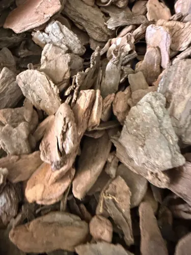 cascalho natural de madeira para decoração 