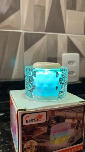 Caixinha de som portátil com luz colorida -bluetooth