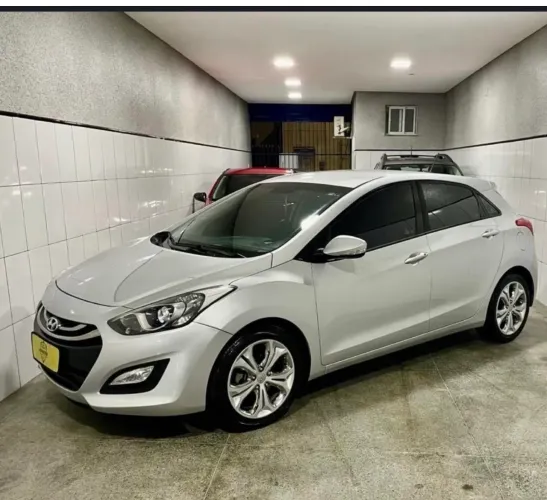 Rodas aro 17 com pneus em excelente estado. Analiso troca.