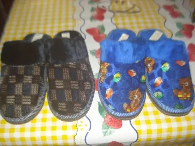 Chinelo Fechado de Veludo R$20,00