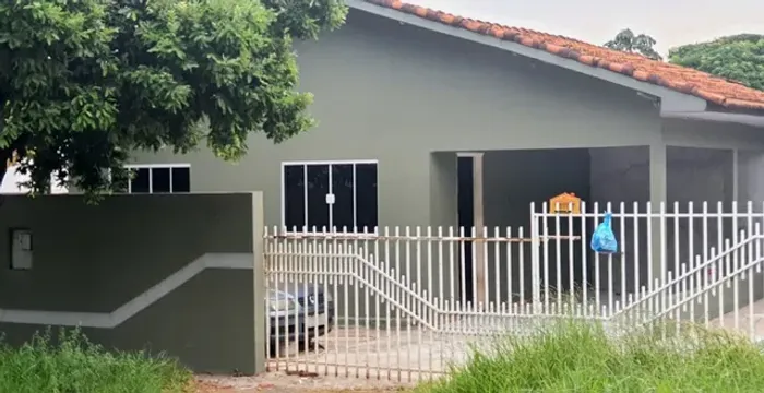 Vendo casa em Cruzeiro do Oeste