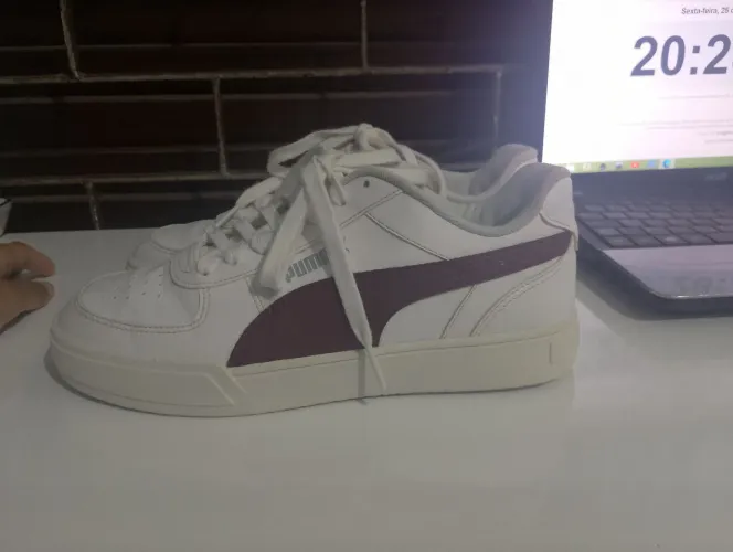 Tênis Puma Branco com Detalhe em Vinho original - aceito negociação.