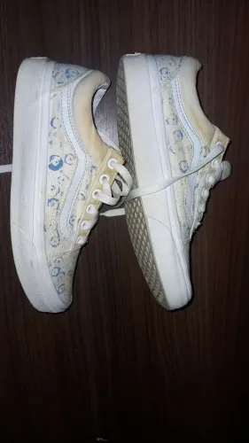 Tênis Vans tamanho 36 forma normal  feminino usado