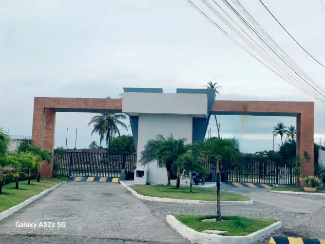 Terreno em condomínio fechado com portaria