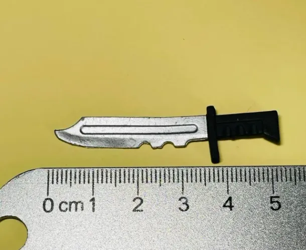 Acessório ideal p/ bonecos altura 18 cm - Rambo / Soldados / Justiceiro / Vilões