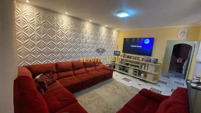 Casa Mobiliada à Venda com 2 Dormitórios, Churrasqueira e Piscina no bairro Jardim Cambri