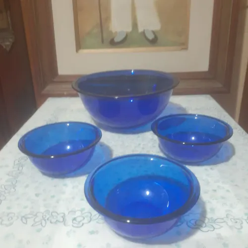 Jogo de 4 tigelas de vidro azul cobalto