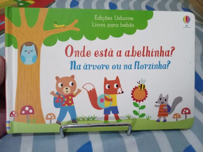 Livro em capa dura para bebês "onde esta a abelhinha" 
