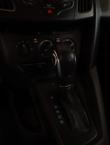 Ford Focus 1.6 S/1.6 SE Flex 16V 5P AUT 2015