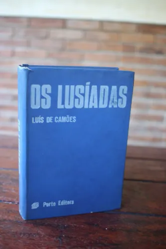 Os Lusíadas ( Porto Editora) Simplesmente a melhor edição da maior epopéia portuguesa.