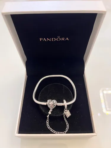 Pulseira Pandora Original com Berloques