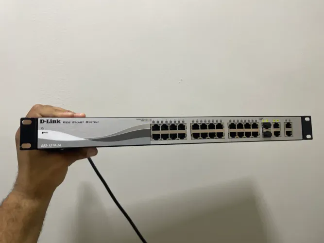 Switch D-link WSS DES-1210-28