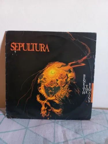 LP Sepultura Beneath the Remains de 1989