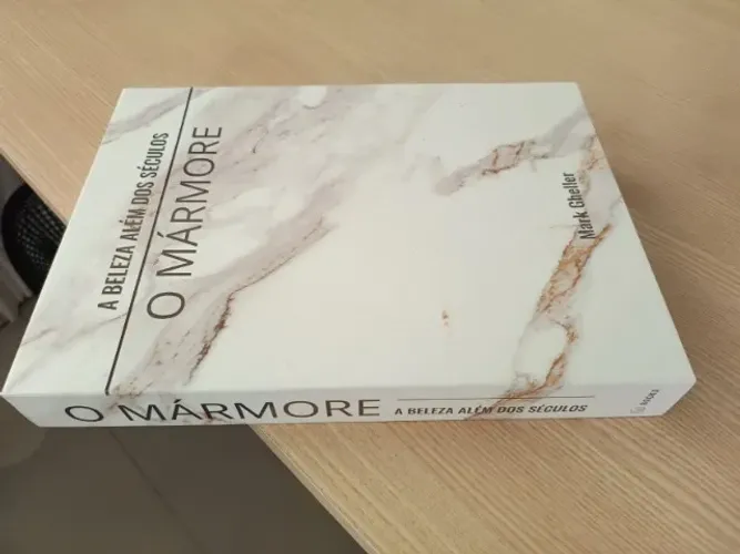 Caixa Livro Decorativa O Mármore Branco - Abaixei o valor para vender logo!!!
