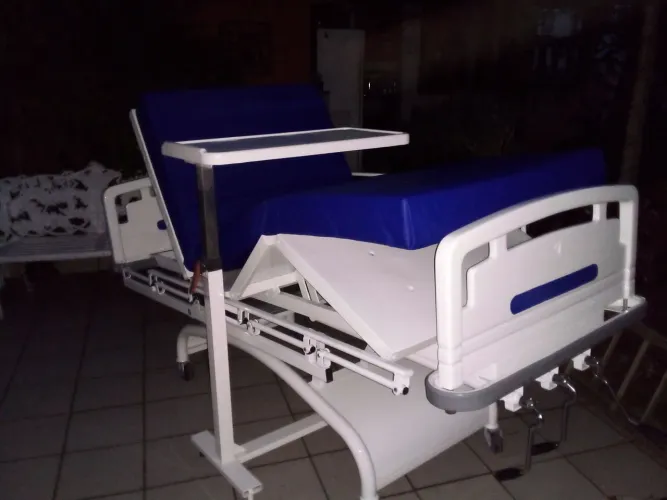 Cama Hospitalar Articulada 3 posições lindíssima.
