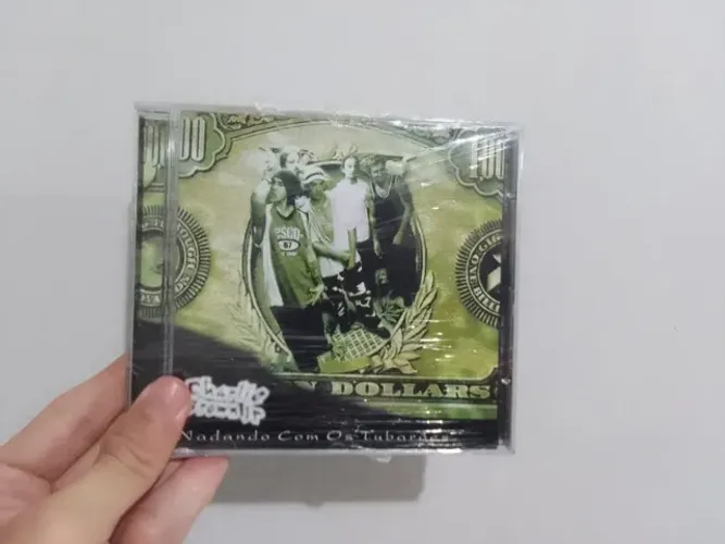CD Charlie Brown Jr: Nadando com os Tubarões (Não Lacrado, escutado uma única vez))