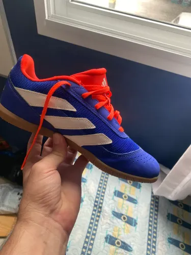 Chuteira adidas predator