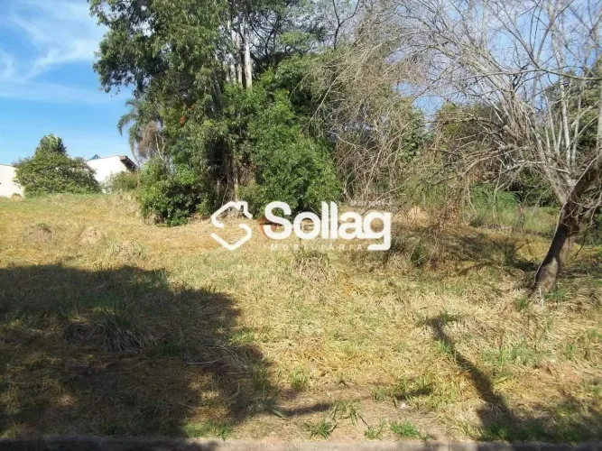 Terreno a venda no condomínio Estância Marambaia em Vinhedo, interior de São Paulo.