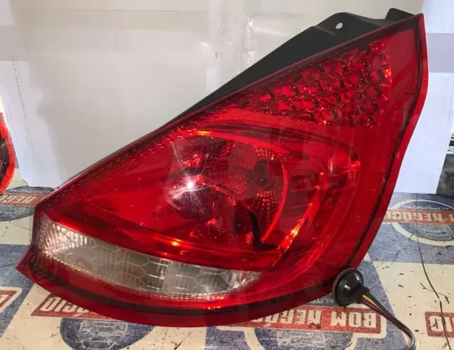 Lanterna Ford new fiesta Mexicano