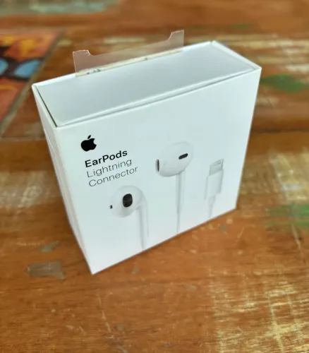 EarPods com conector Lightning