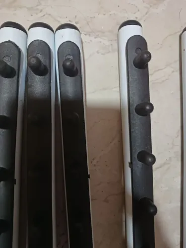 Cabides e arara de parede 