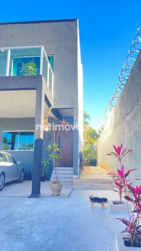 Casa à Beira da Lagoa Santa com Vista Panorâmica  Recanto do Poeta