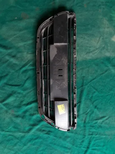 grade dianteiro peugeot 208 2012/16 original usado