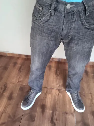 Calça Jeans Cinza - Conforto e Estilo