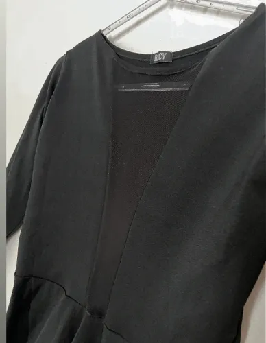 Vestido preto curto de manga longa M