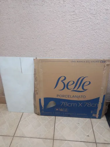 Piso de Porcelana Belle 78cm x 78cm