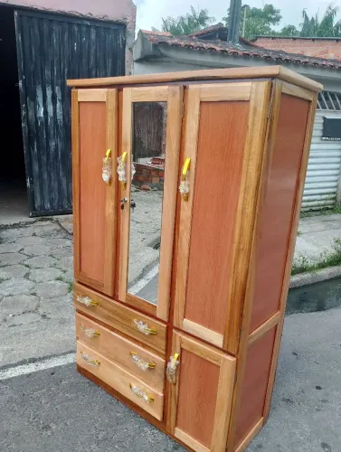 Guarda roupa novo de madeira 