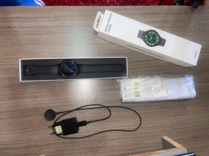 Galaxy Watch6 Classic - Estado de Novo + Acessórios