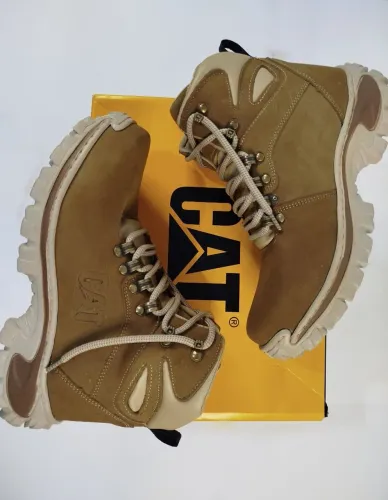 Bota Cat Premium Avelã: Couro Legítimo,Palmilha Gel,Costura Reforçada,Sola Top! N°39 ao 42