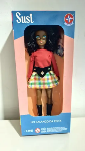 Susi no balanço da pista 